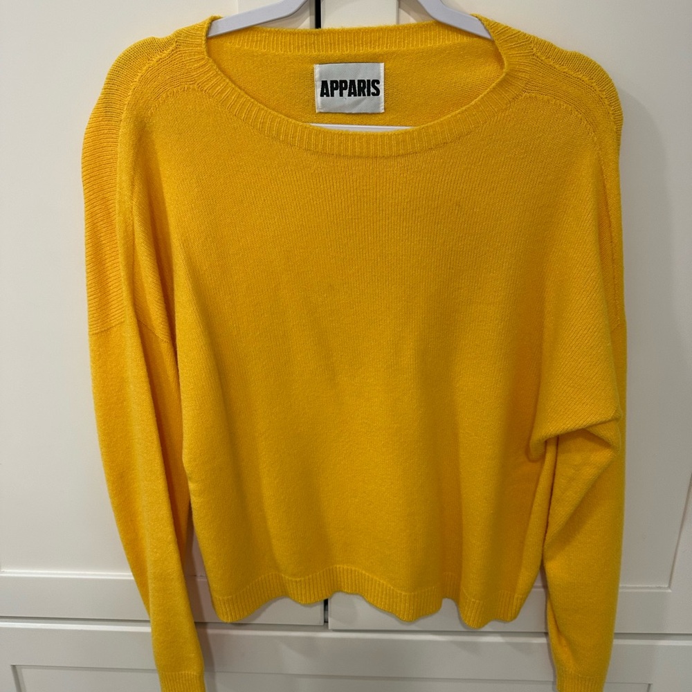 Apparis sweater set M